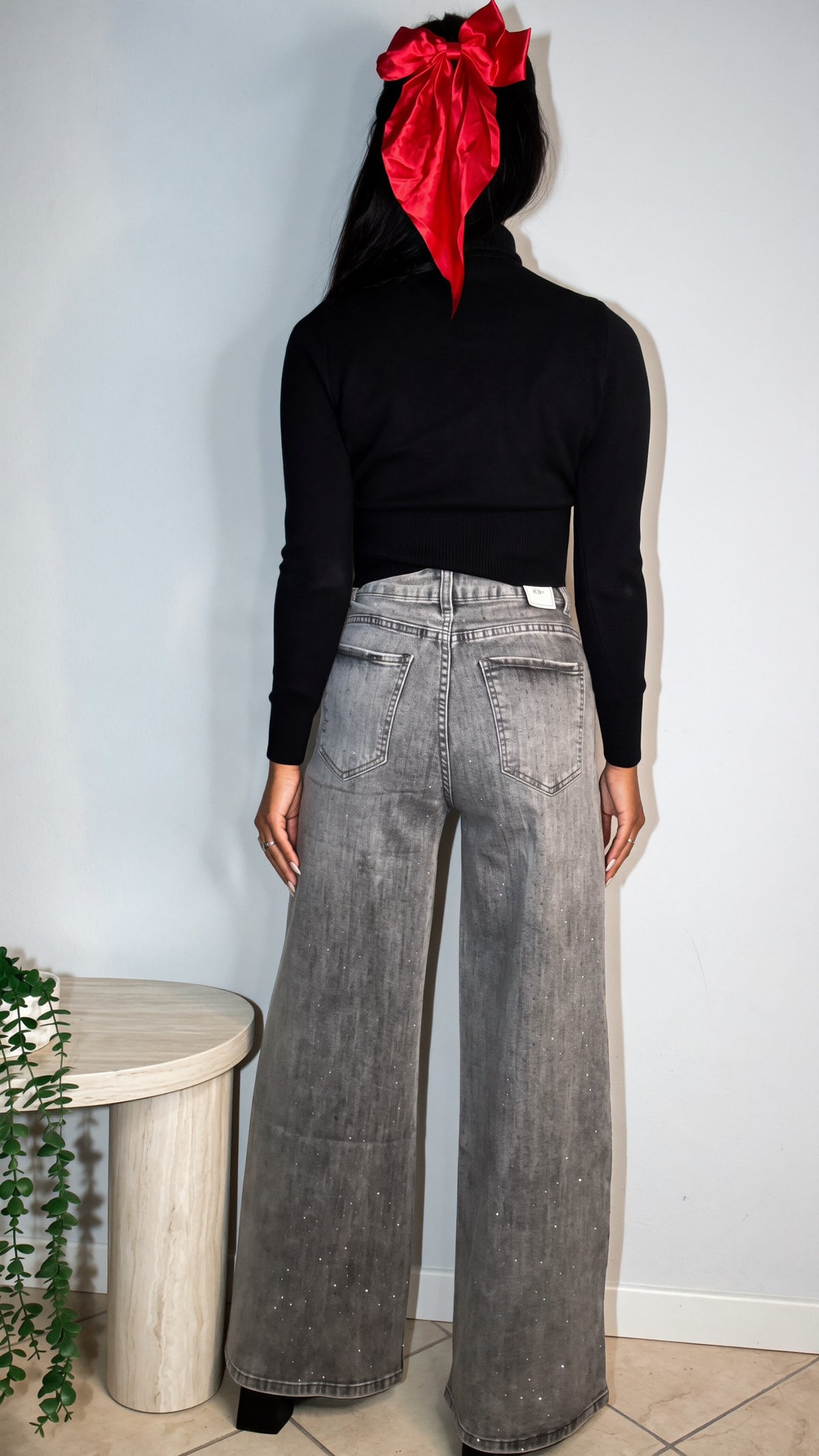 Jeans Grigio a Gamba Ampia con Strass