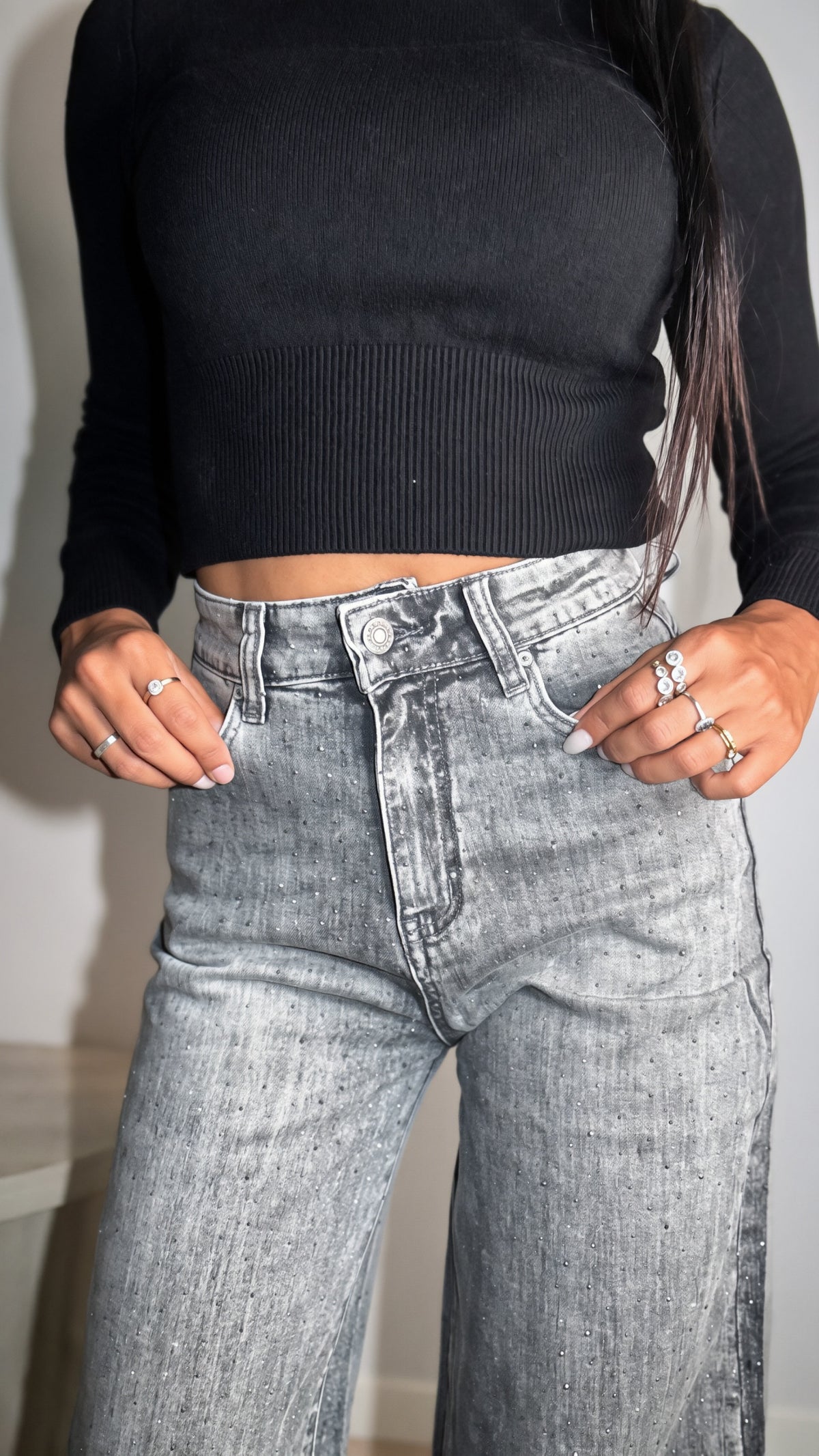 Jeans Grigio a Gamba Ampia con Strass
